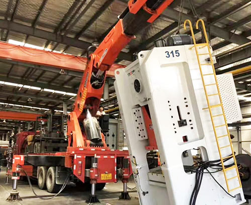 石家庄井陉矿附近随车吊出租，轻松解决运输难题