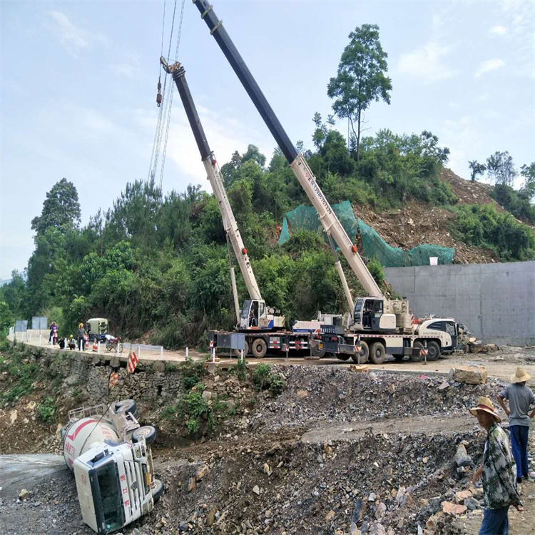 石家庄井陉矿汽车掉沟里叫吊车救援要多少钱
